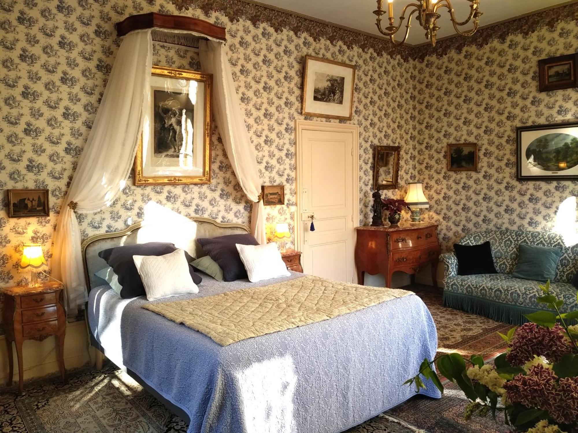 Chateau De La Vernede, La Grande Vernede Saint-Remy-de-Chargnat Экстерьер фото